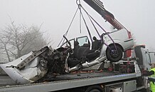 Zniené auto po nehod u Nového Msta nad Cidlinou (20.4.2021).