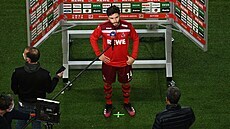 Jonas Hector z Kolína nad Rýnem pi televizním rozhovoru