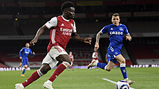 Bukayo Saka z Arsenalu v zápase s Evertonem