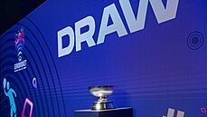 Pohár pro vítze EuroBasketu bhem losování základních skupin turnaje 2022