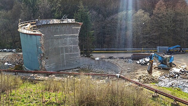 V are�lu v�topny za�ala demolice.