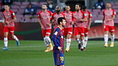 Neastný Lionel Messi z Barcelony po inkasovaném gólu od Granady.