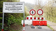 Cyklostezka z Bílovic nad Svitavou do Obřan je uzavřená kvůli padajícímu kamení...
