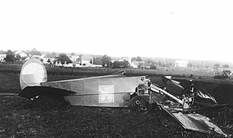 Trosky Avie B-21.96, v n 8. ervna 1930 zahynul prvn eskoslovensk krl...