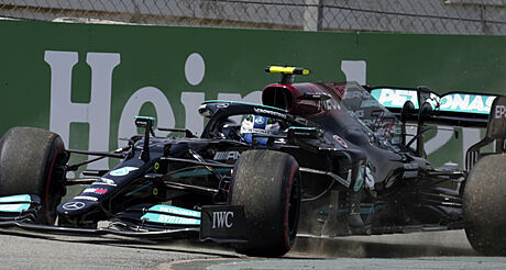 Valtteri Bottas z Mercedesu v tréninku na Velkou cenu panlska F1.