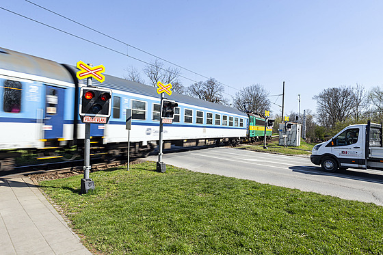 Správa železnic plánuje lepší zabezpečení na přejezdech v Olomouckém kraji. Na...
