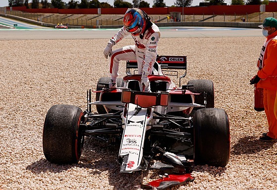 Kimi Räikkönen z týmu Alfa Romeo Velkou cenu Portugalska nedokonil.