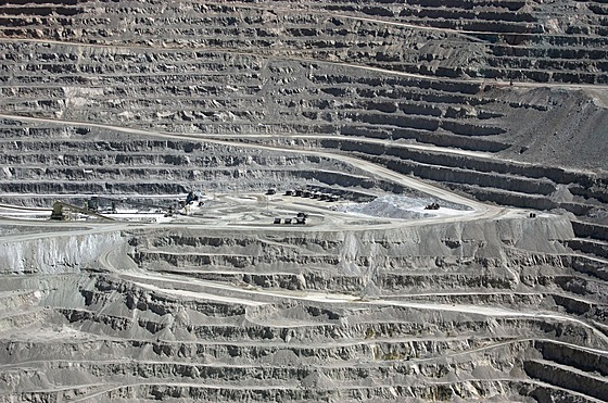 Světově největší důl mědi Escondida na fotografii z roku 2008.