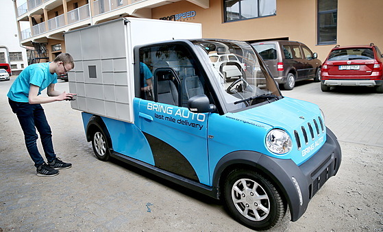 Brnnská firma BringAuto pedstavila své robotické autonomní vozidlo, které...