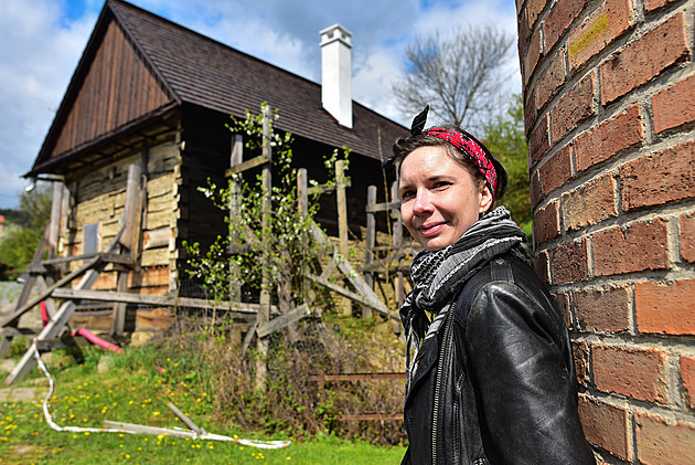 Petra Goncová se pustila do záchranné rekonstrukce mlýna v Kladné- ilín.