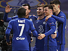 Fotbalisté Chelsea se radují z gólu proti Realu Madrid v semifinále Ligy mistr.