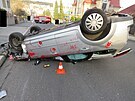 Pi nehod v Jablonci skonilo jedno auto na stee.