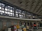 Vnit�ek renovovan� b�val� v�pravn� haly v Hav��ov� v polovin� dubna 2021.