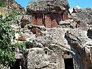 Pro Arménii jsou také typické mnohé skalní klátery a kostely. My jsme spolen...
