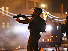 Policisté na koních a tkoodnci proti davu v Jeruzalém nasadili zábleskové...