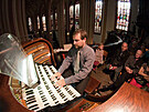 Varhank Karel Martnek hraje v kostele svatho Moice v Olomouci na Englerovy...