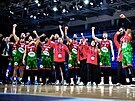 Basketbalisté Pinaru Karsiyaka Izmir se radují z postupu do semifinále Ligy...