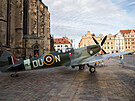 Maketa slavnho letadla Spitfire na nmst Republiky v Plzni. (8. 5. 2021)