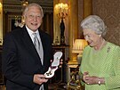 David Attenborough a královna Al�b�ta II. (Londýn, 10. �ervna 2005)
