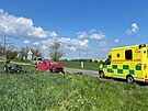 U Brand�sa nad Labem se srazila motorka a osobn� auto, k t�k�mu zran�n� let�l...