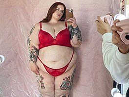 Plus size modelka Tess Holliday (2021)