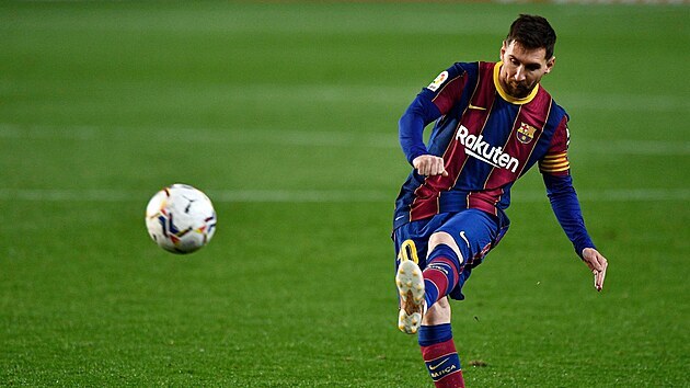 Lionel Messi z Barcelony v zpase proti Valencii