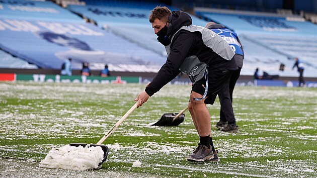 Etihad Stadium bylo teba nachystat na semifinlov utkn Ligy mistr.