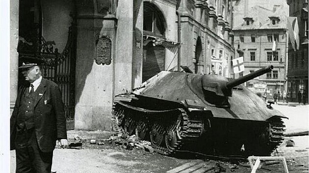 Pra�sk� povst�n�, kv�ten 1945