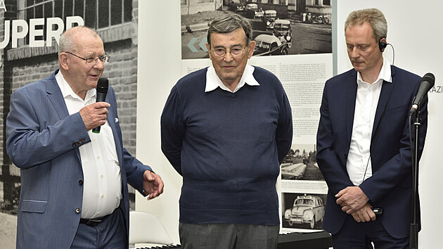 Zleva: Petr Hrdlička, Jan Nepomucký a bývalý člen představenstva Škody odpovědný za technický vývoj Christian Strube