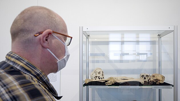 Výstava Na poslední cestě v Muzeu Českého ráje provede návštěvníky dějinami pohřebnictví.