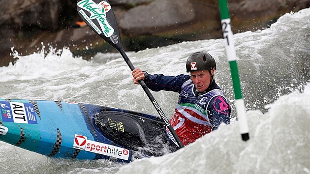 Rakuanka Corinna Kuhnleov v evropskm finle ve vodnm slalomu.