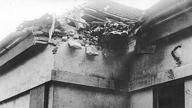 Tragická havárie Avie B-21.132, při níž 11. října 1930 zahynul Ivan Bazilevič Kňažikovský. Při nácviku akrobacie došlo k destrukci nosného systému. Zničený stroj dopadl na budovu kasáren ve Kbelích, kde byl jeden vojín těžce zraněn na hlavě troskami budovy.
