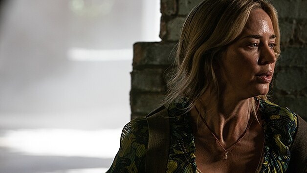 Emily Blunt ve filmu Tiché místo: Část II