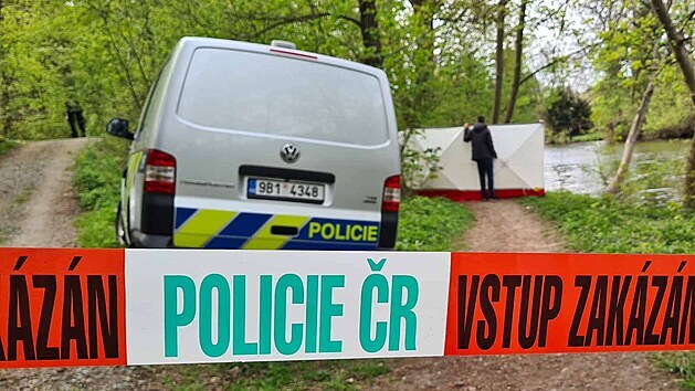 Policejní potápěči v úterý 4. května vytáhli ze Svratky v brněnském Jundrově tělo pohřešovaného patnáctiletého chlapce.