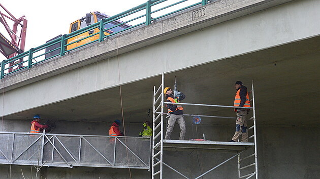 Mostní konstrukce z předpjatého betonu z roku 1970 prošla sanací před šestnácti lety.