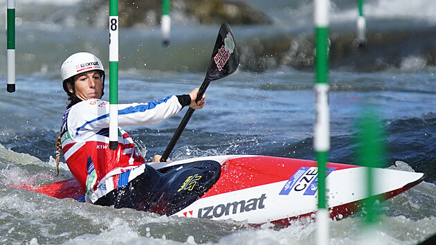 Kateina Minak Kudjov bhem semifinlov jzdy na mistrovstv Evropy ve vodnm slalomu v italsk Ivrei.