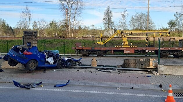 Dopravn nehoda ve Vesel nad Lunic na Tborsku, pi kter zemel jeden lovk. (8. kvtna 2021)