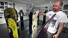 Retromuseum v Chebu otevírá výstavou o historii snowboardingu v Čechách.