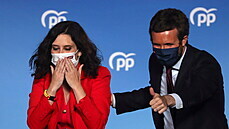 �éfka madridské regionální vlády Isabel Díazová Ayusová a lídr Lidové strany...