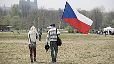 Demonstrace v sobotu pokraují i na praské Letné. (1. kvtna 2021)