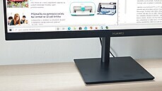 Monitoru Huawei AD80HW dlal pi testu spolenost maliký poíta Asus PN50 a klávesnice a my Logitech