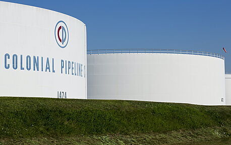 Zásobníky spolenosti Colonial Pipeline. (10. kvtna 2021)