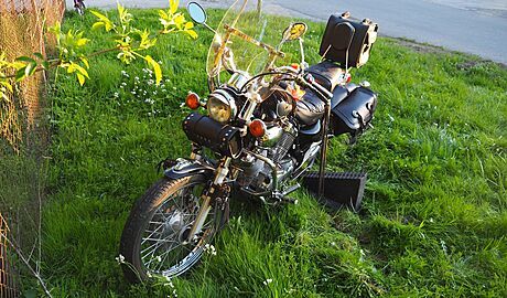Motocykl Yamaha XV, na kterém ena v Havíov srazila tíletou holiku. (9....