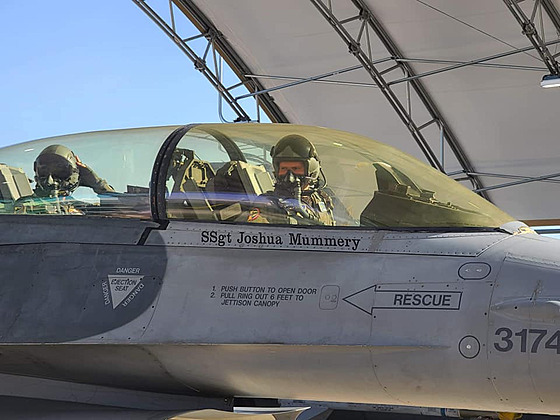 První sloventí piloti absolvují v USA výcvik na nové stíhaky F-16
