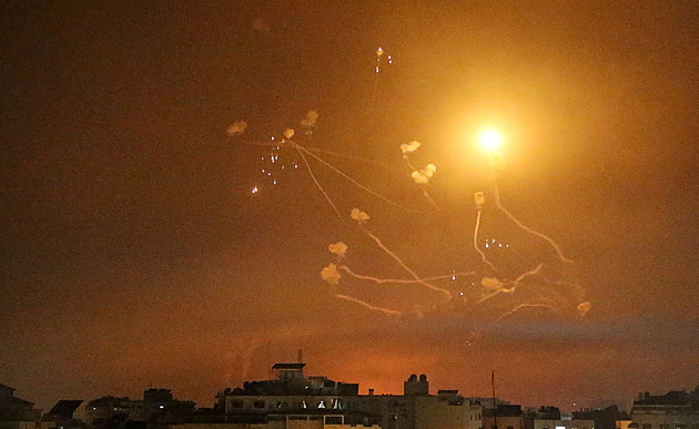 Děs, adrenalin a mrtví vůdci Hamásu. Eskalace bojů přinesla rychle desítky obětí