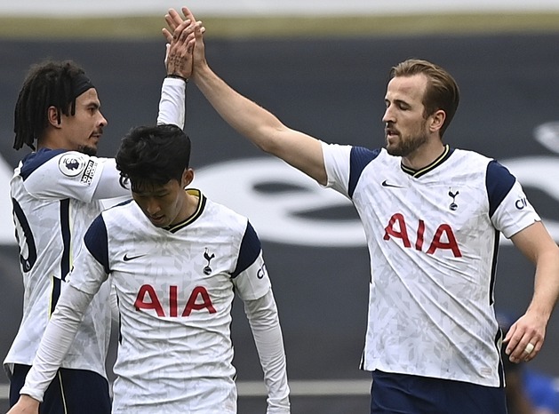 ONLINE: O výhře Liverpoolu rozhodl brankář Alisson, tři body má i Tottenham