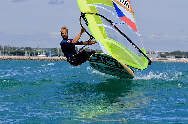 Počasí se bude při olympijských závodech měnit, tuší windsurfař Lavický