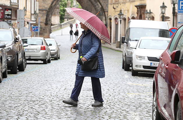 Uprostřed týdne se začne ochlazovat, o víkendu bude kolem deseti stupňů