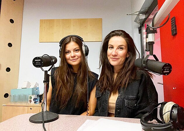 Barbora Krmov a Lucie Bechynkov (vpravo) jsou kolegynmi i zamstnn - v...