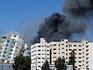 Po izraelském náletu se zítila budova, kde sídlila mezinárodní média. (15....